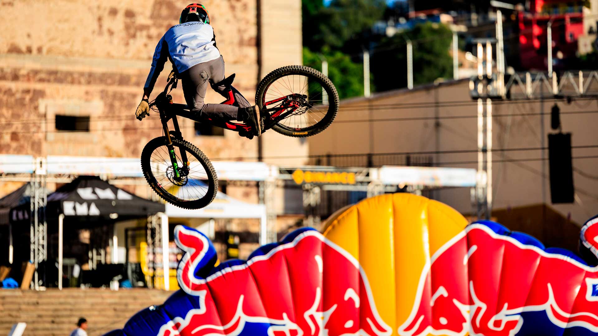 Red Bull Cerro Abajo Guanajuato 2025: La emoción del downhill urbano regresa a México